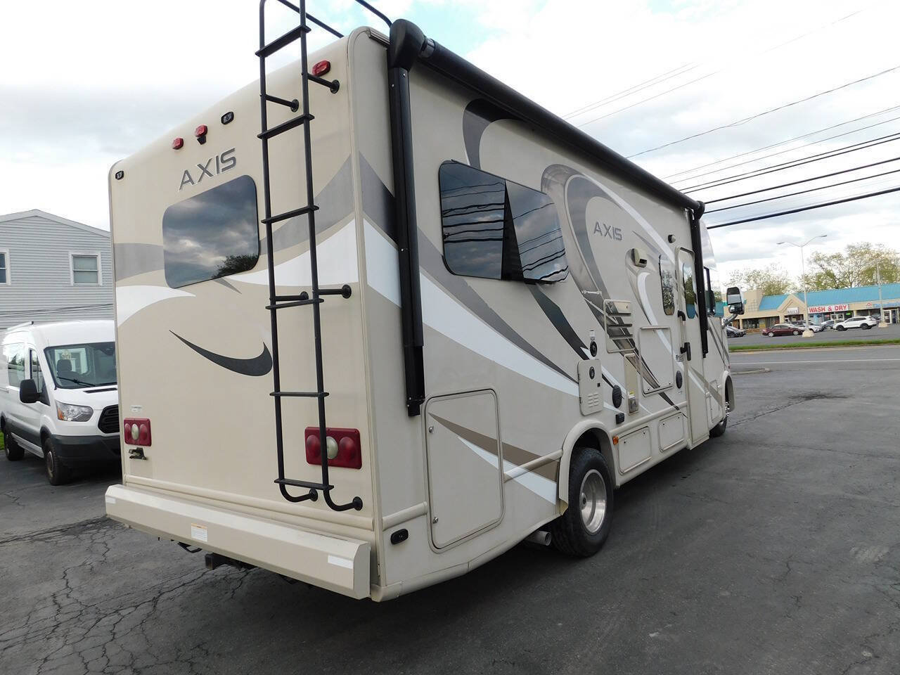 Used 2017 Ford E-450 and Econoline 450 Super Duty w/ A/C Prep Package RWD image 9