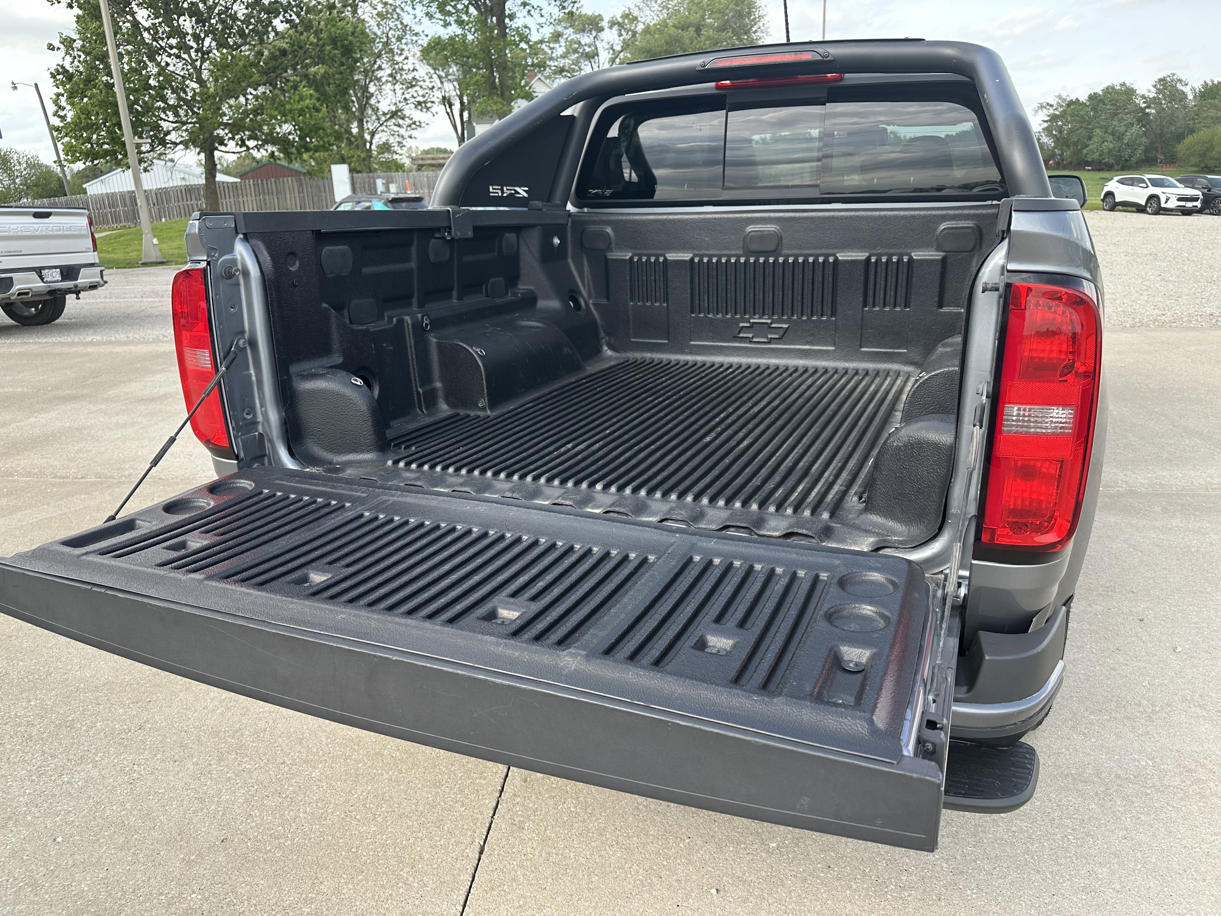 Used 2021 Chevrolet Colorado Z71 w/ Safety Package AWD/4WD image 10