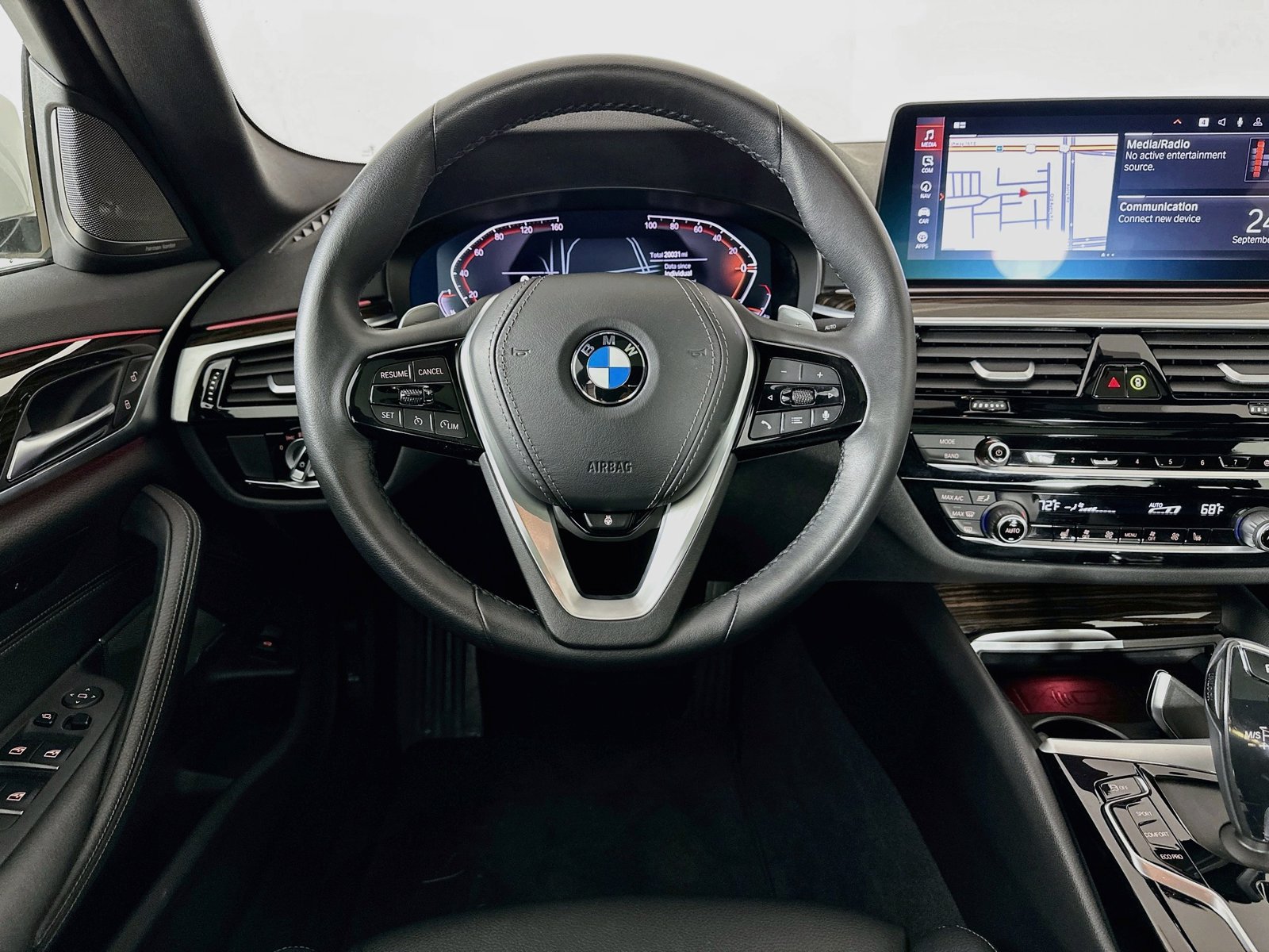 Used 2023 BMW 540i xDrive w/ Premium Package AWD/4WD image 15