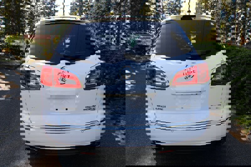 Used 2013 Buick Enclave Premium w/ Trailering Provision Package image 12