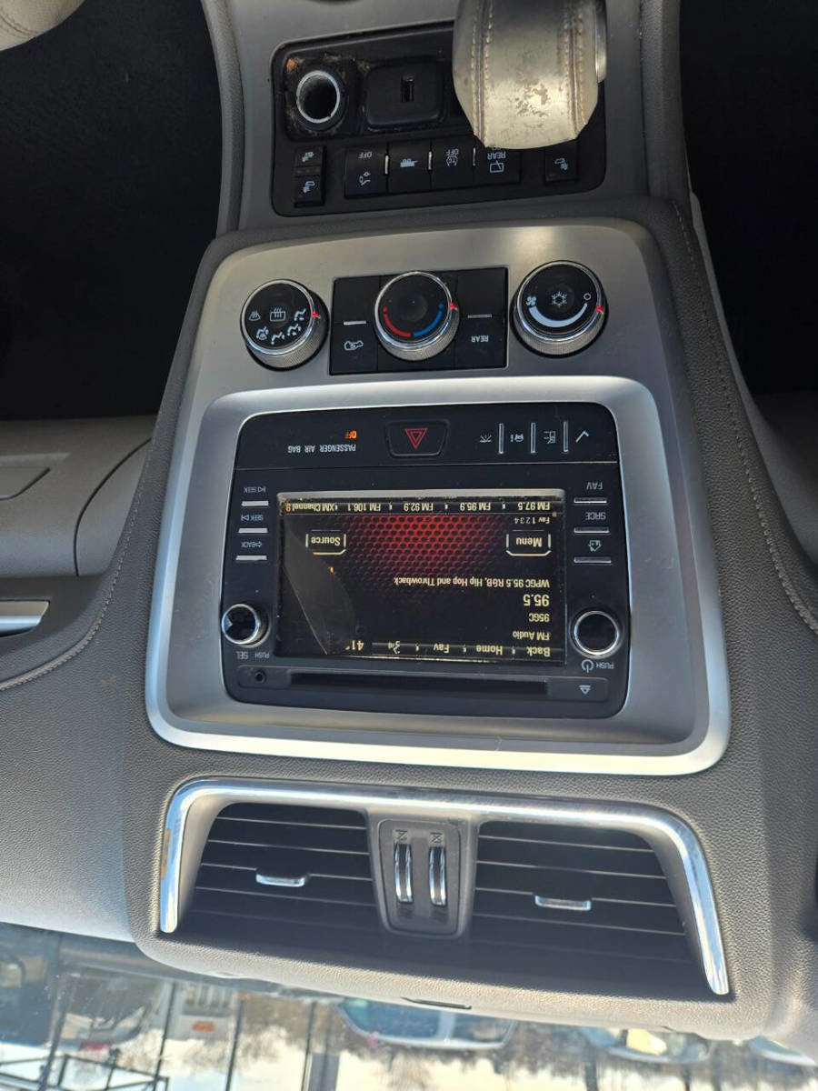 Used 2015 GMC Acadia SLE AWD/4WD image 44