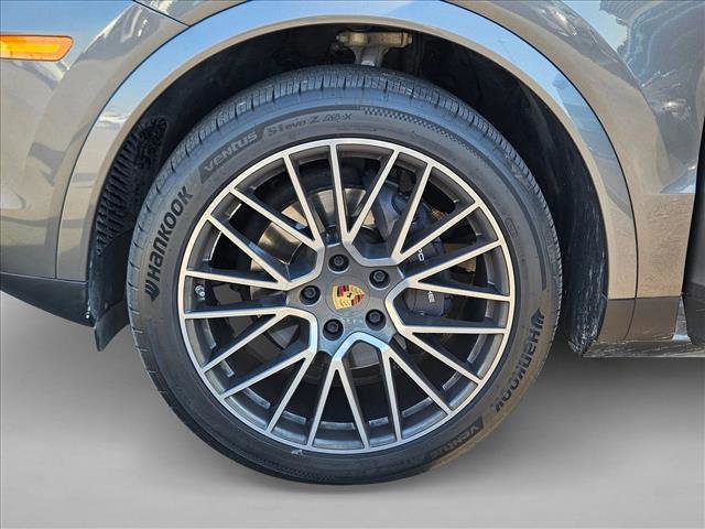 Used 2020 Porsche Cayenne image 24