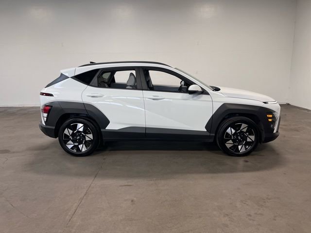 Used 2024 Hyundai Kona SEL w/ Convenience Package image 2