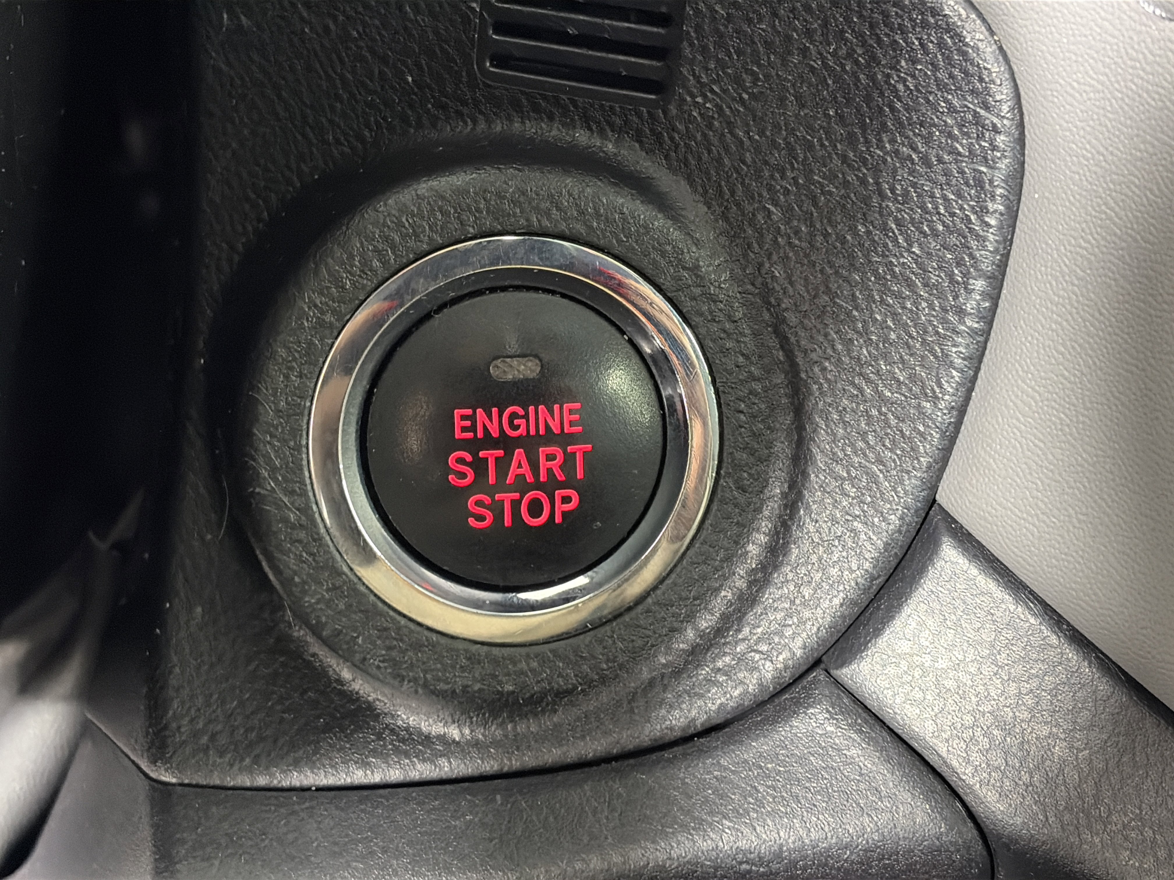 Used 2021 Subaru Outback Limited image 28