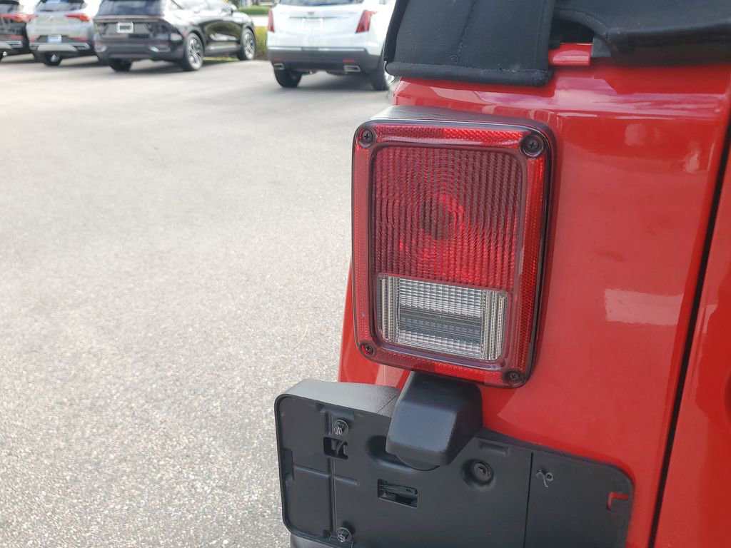 Used 2014 Jeep Wrangler Sahara w/ Connectivity Group image 25