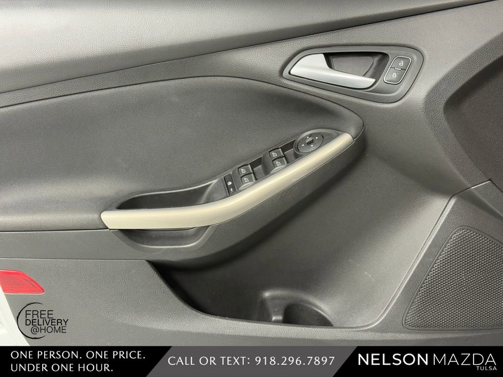 Used 2018 Ford Focus Titanium FWD image 19