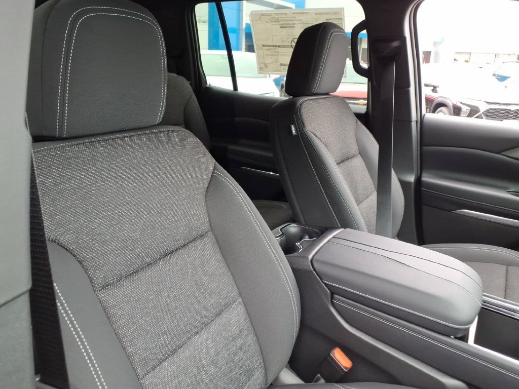 New 2027 Chevrolet Traverse LT w/ Sun and Wheel Package FWD image 22