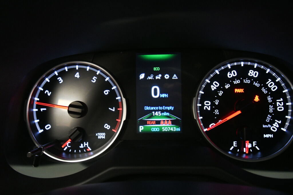 Used 2021 Toyota RAV4 LE w/ Carpet Mat Package (TMS) AWD/4WD image 13