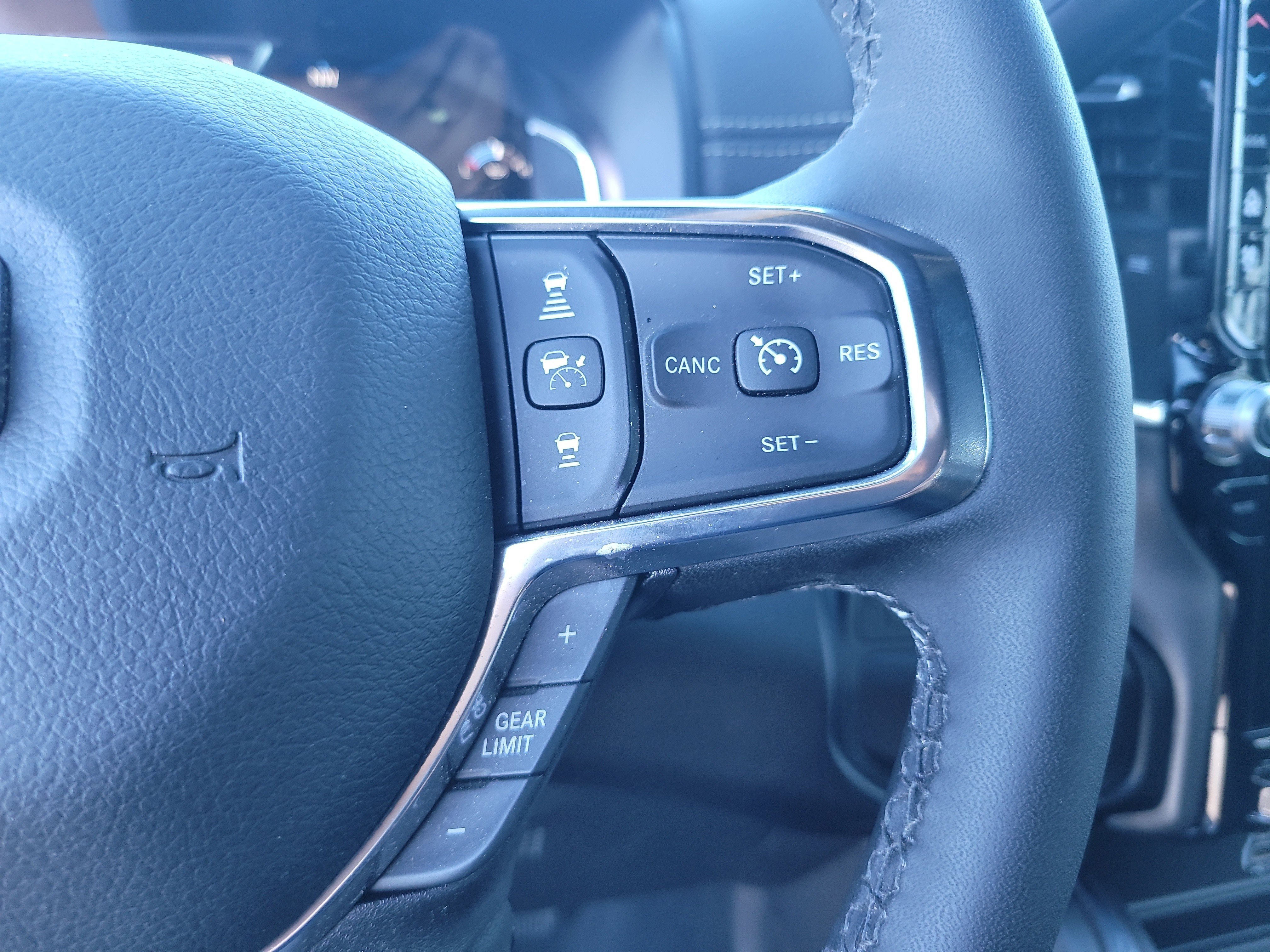 Used 2025 RAM 2500 Laramie image 28