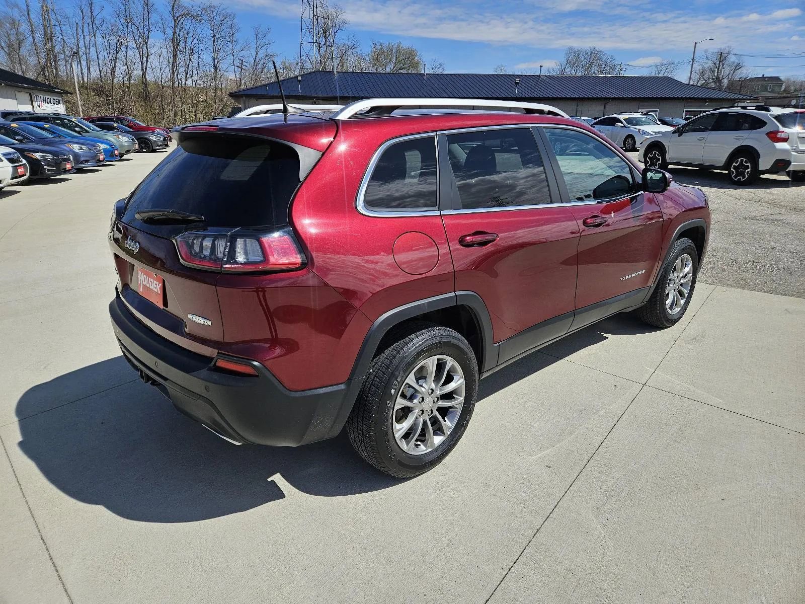 Used 2019 Jeep Cherokee Latitude Plus w/ Comfort/Convenience Group image 6