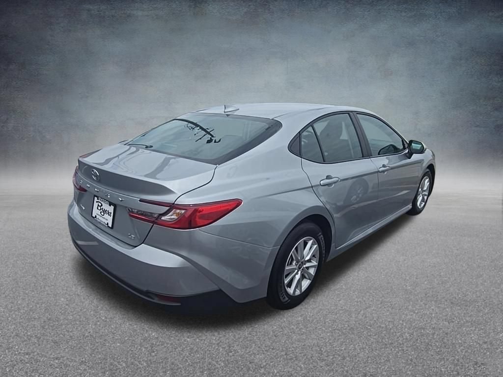 Used 2025 Toyota Camry LE FWD image 8