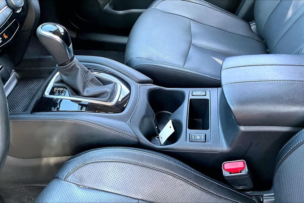 Used 2017 Nissan Rogue SL AWD/4WD image 16