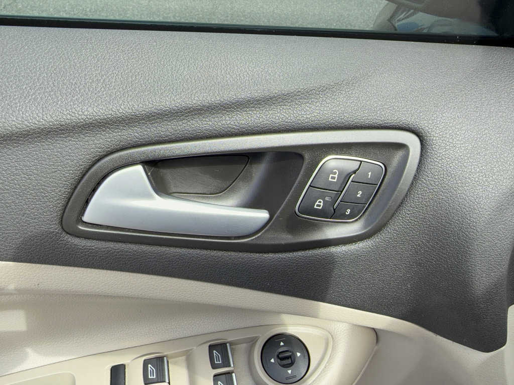 Certified 2019 Ford Escape Titanium image 10