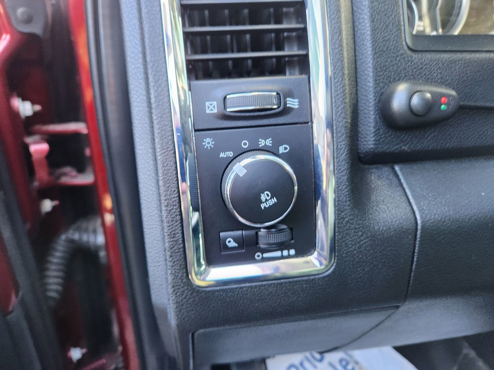 Used 2016 RAM 2500 Laramie w/ Convenience Group image 17