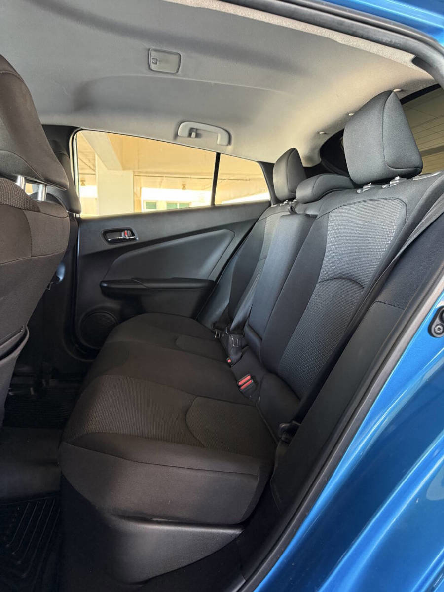Used 2021 Toyota Prius LE AWD/4WD image 21