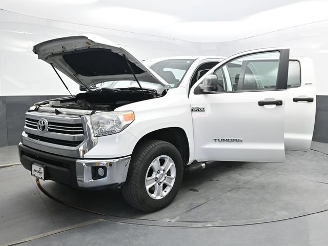 Used 2017 Toyota Tundra SR5 w/ SR5 Upgrade Package AWD/4WD image 44