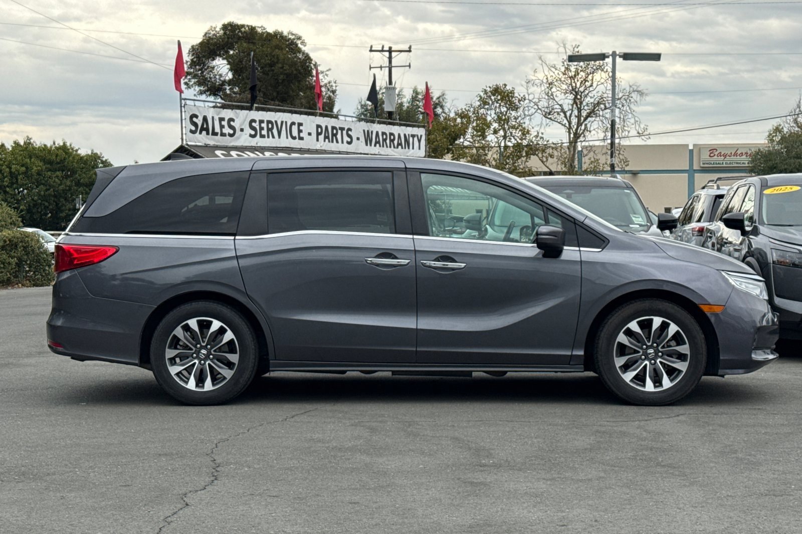 Used 2023 Honda Odyssey EX-L image 3