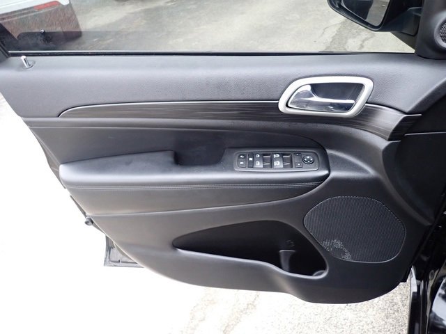 Used 2022 Jeep Grand Cherokee Laredo X image 17