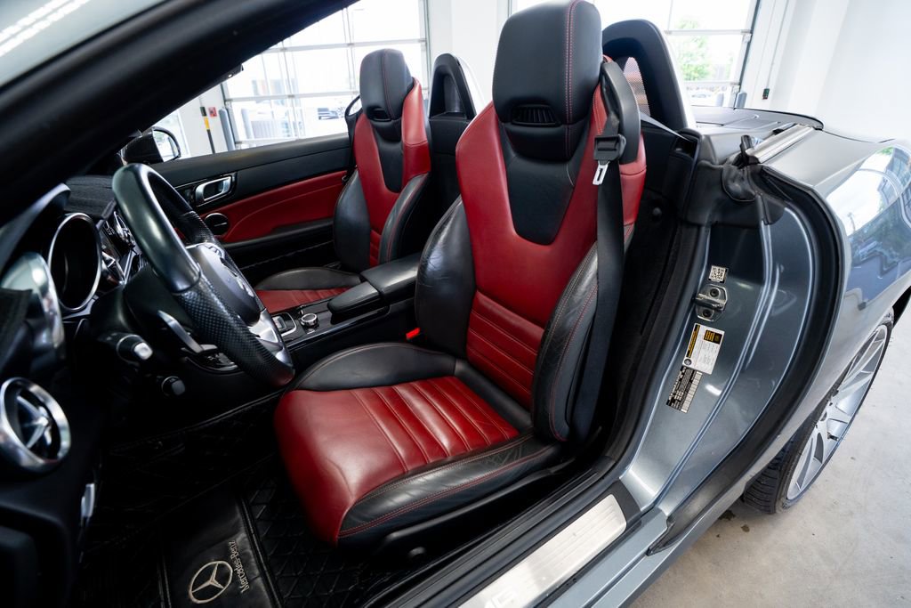 Used 2017 Mercedes-Benz SLC 43 AMG w/ Premium 3 Package image 30