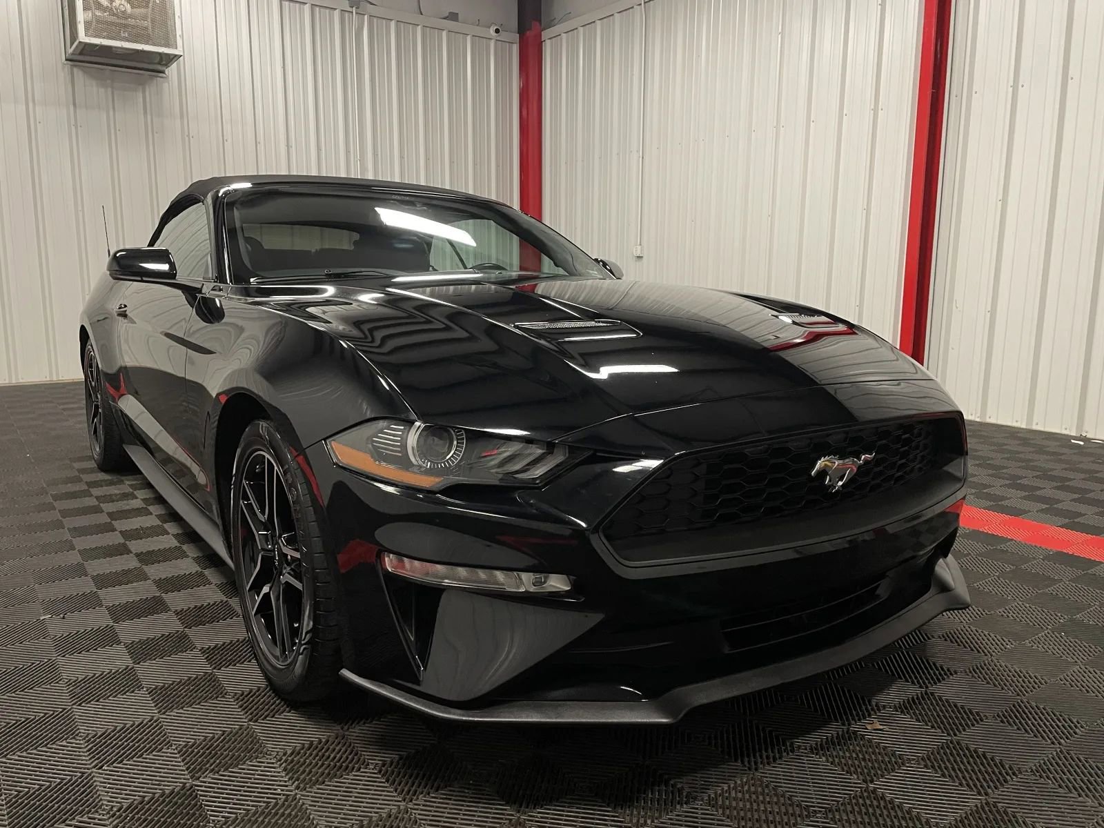 Used 2019 Ford Mustang Premium image 9