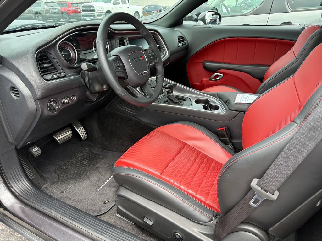 Used 2015 Dodge Challenger R/T Plus RWD image 3