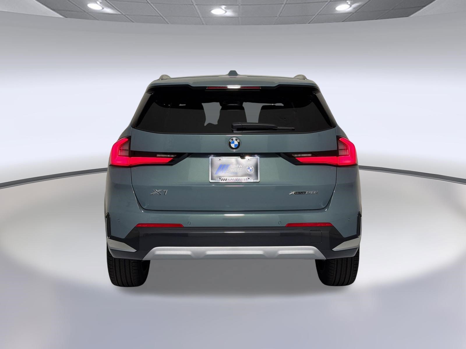 New 2026 BMW X1 xDrive28i w/ Technology Package AWD/4WD image 10
