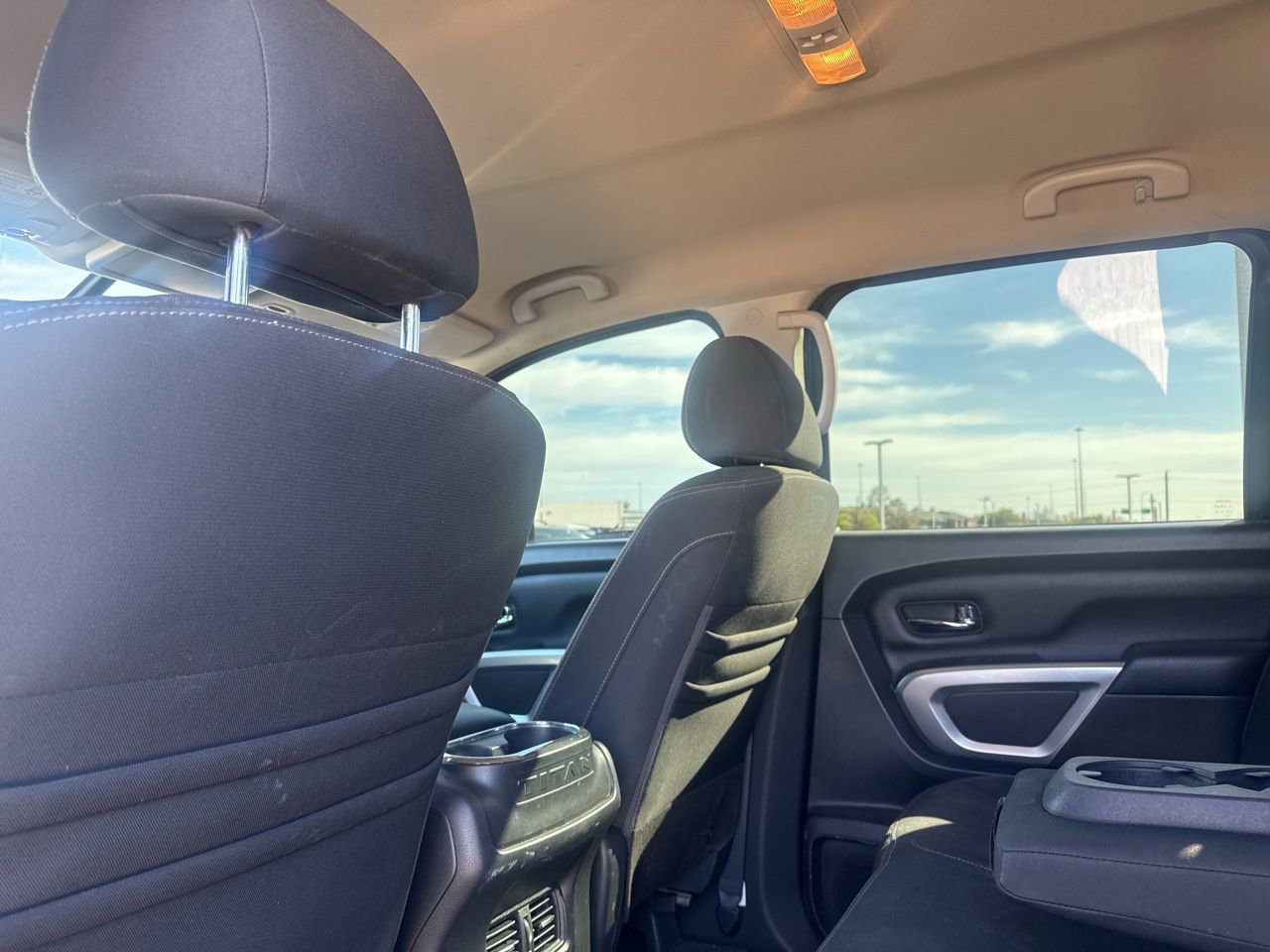 Used 2019 Nissan Titan SV w/ SV Convenience Package image 32