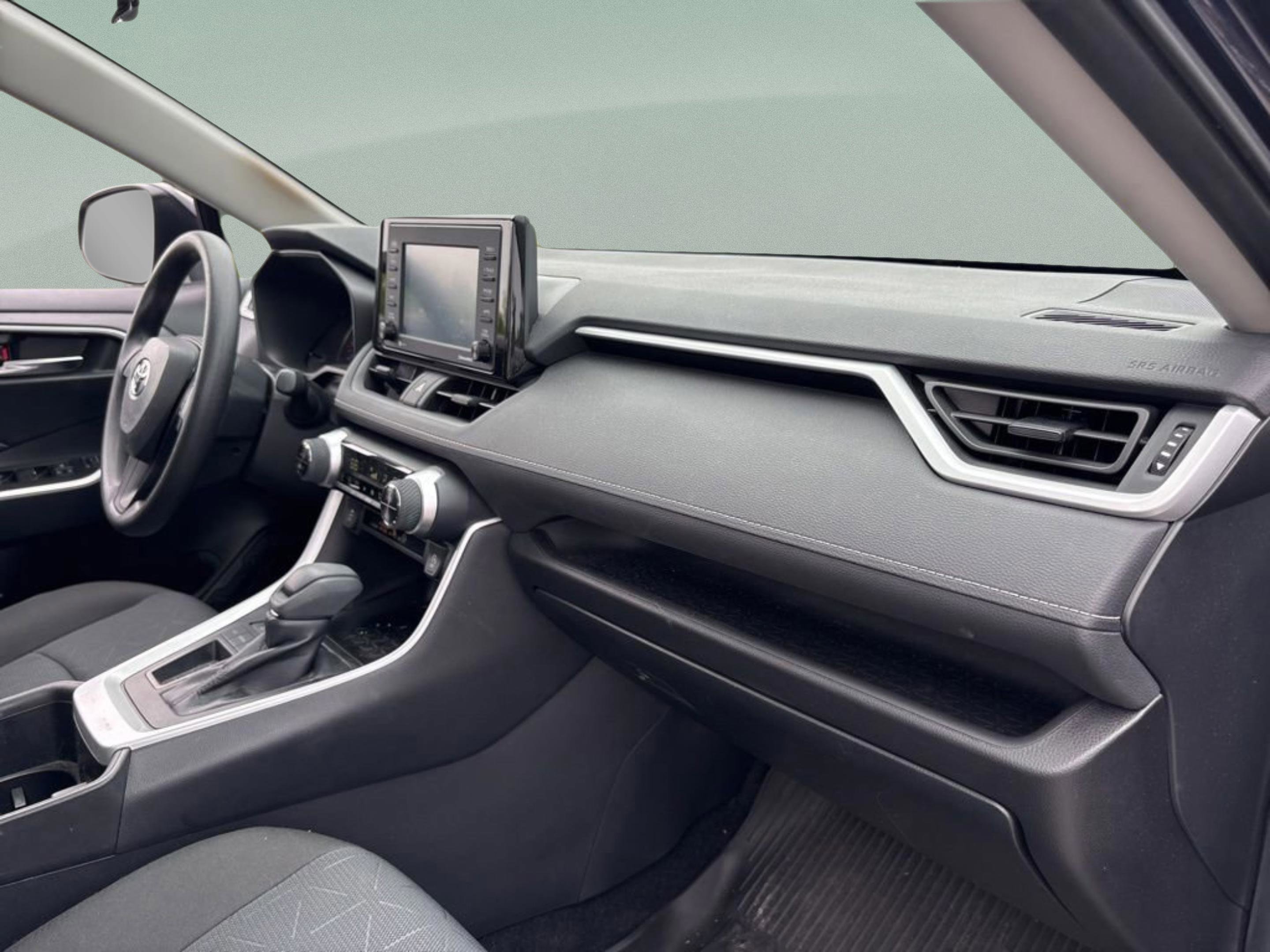 Certified 2022 Toyota RAV4 XLE FWD image 32