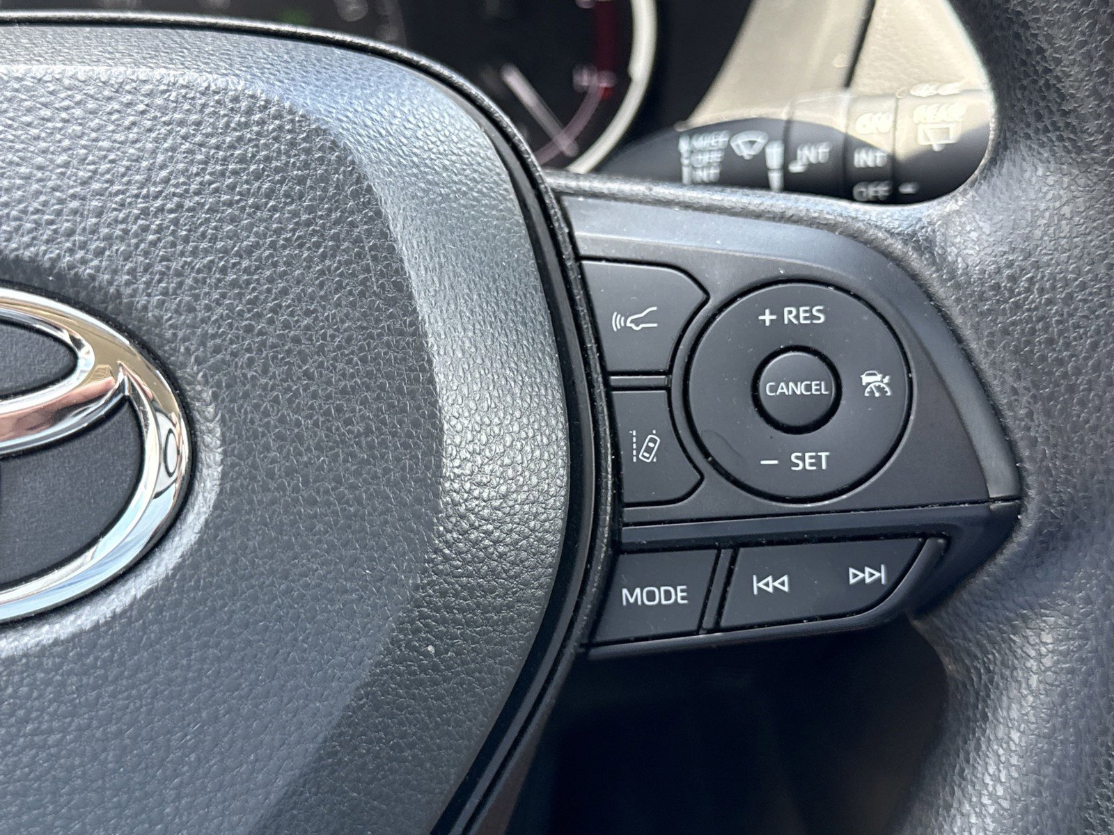 Used 2024 Toyota RAV4 XLE image 21