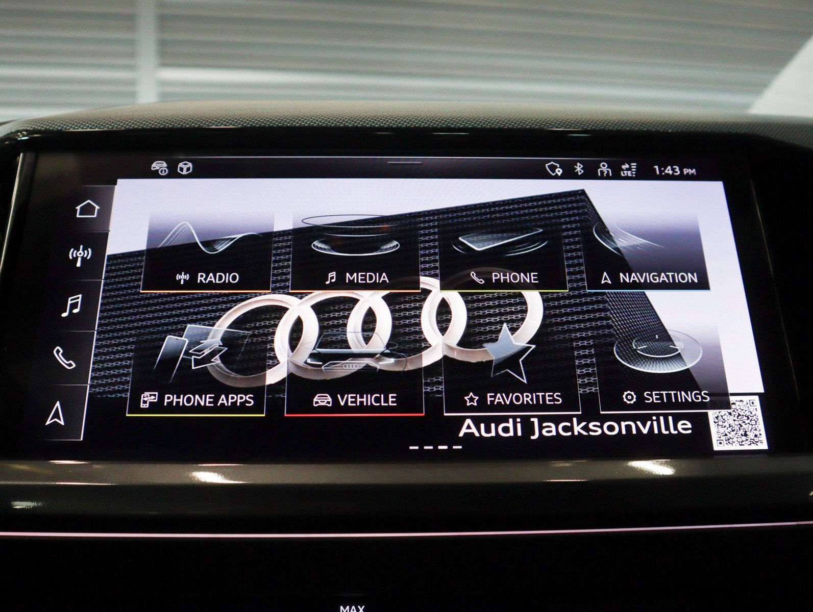 Used 2025 Audi Q4 e-tron Prestige w/ Sport Package image 19