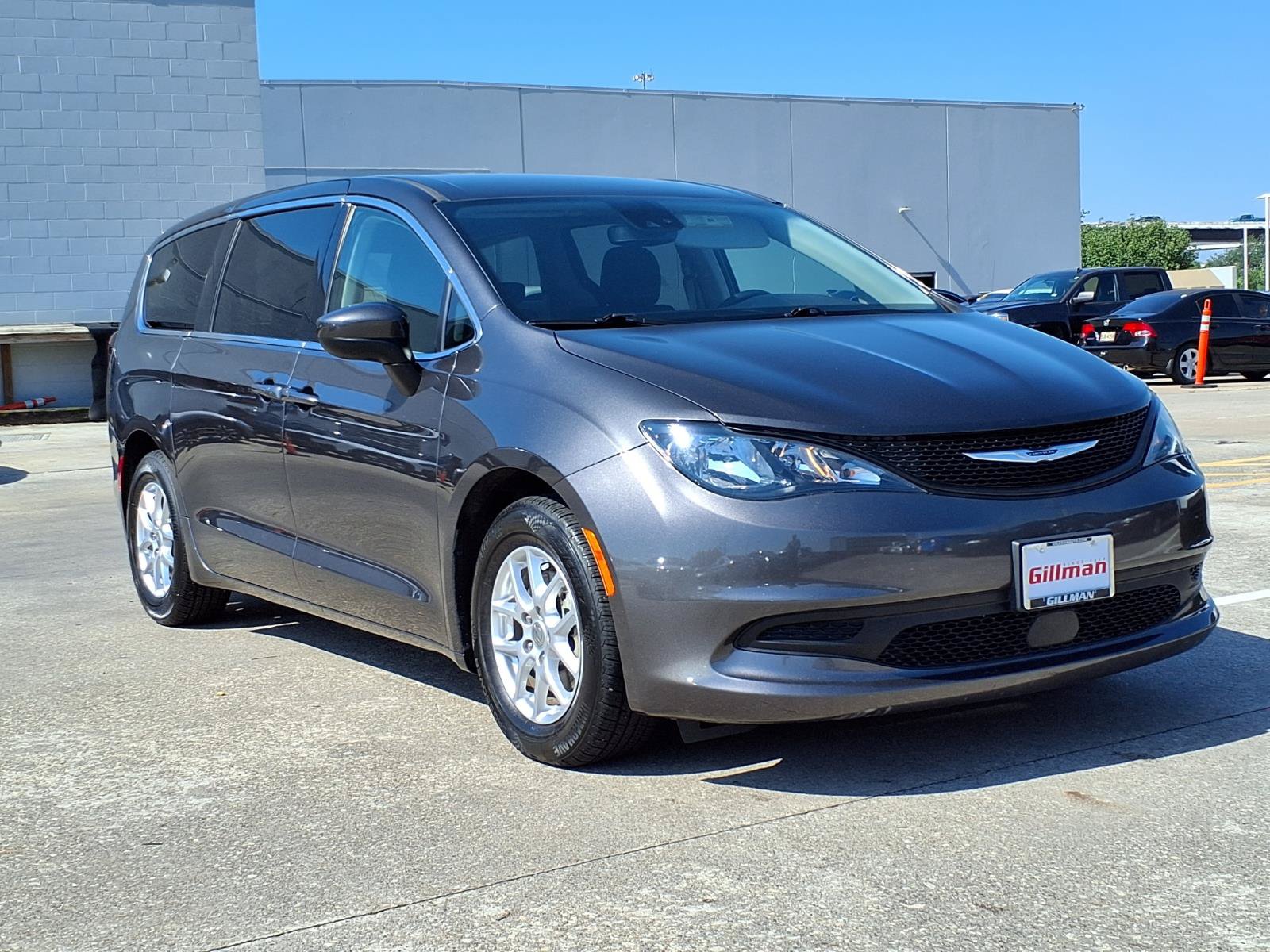 Used 2023 Chrysler Voyager LX FWD image 2