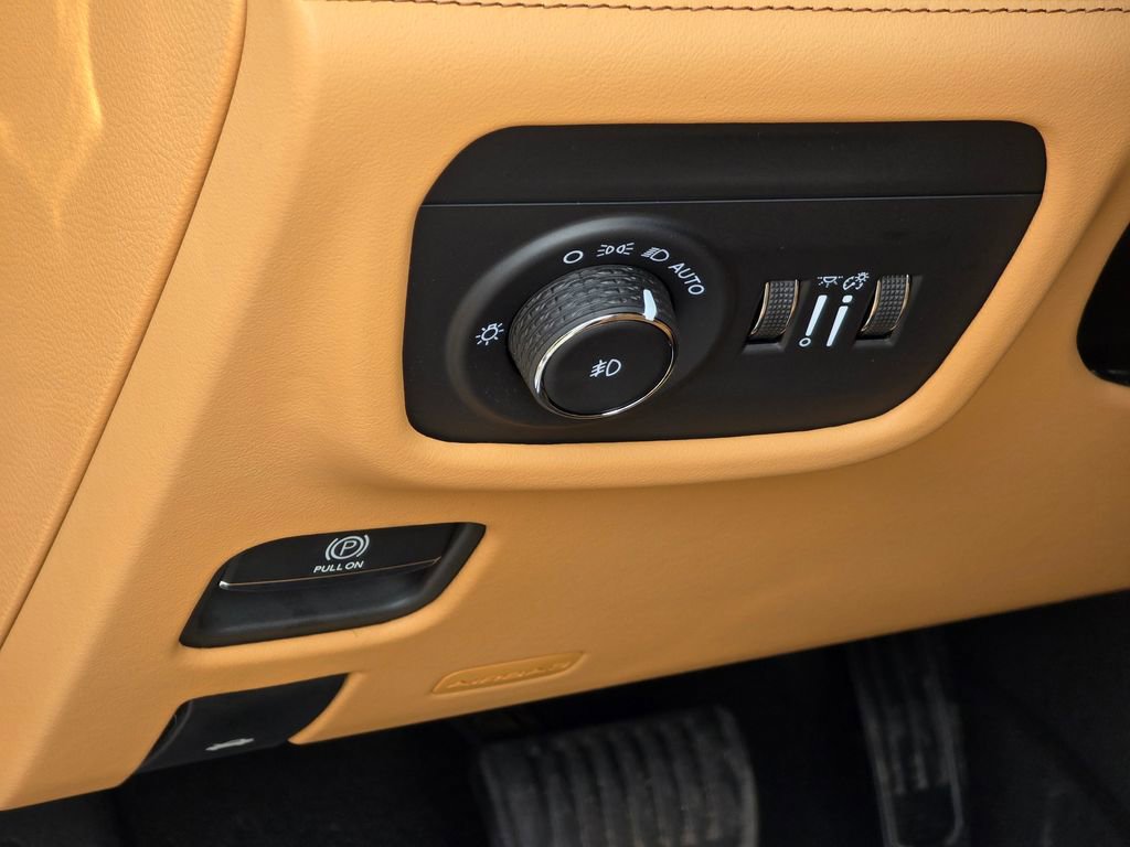 Used 2025 Jeep Grand Cherokee L Summit image 42