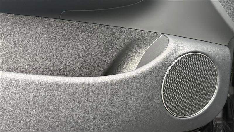 Used 2024 Genesis GV70 2.5T w/ Advanced Package image 13