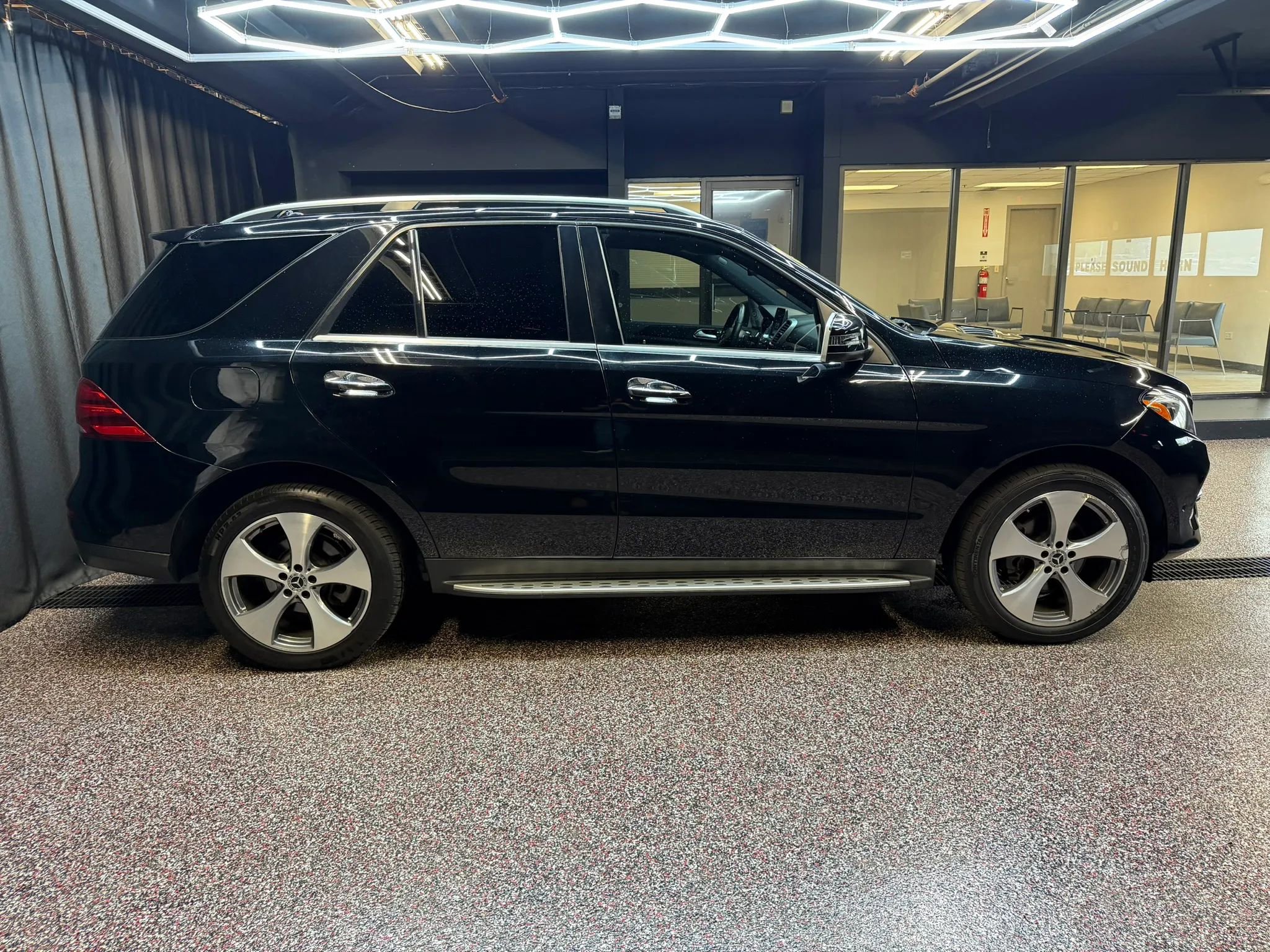 Used 2017 Mercedes-Benz GLE 350 4MATIC image 11