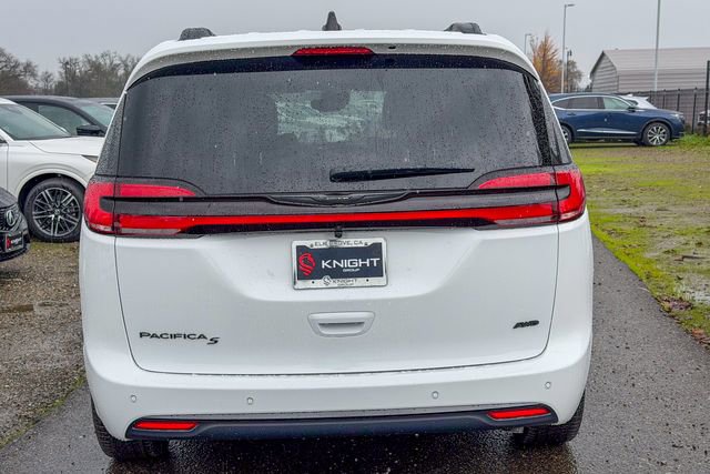 New 2026 Chrysler Pacifica Select image 7