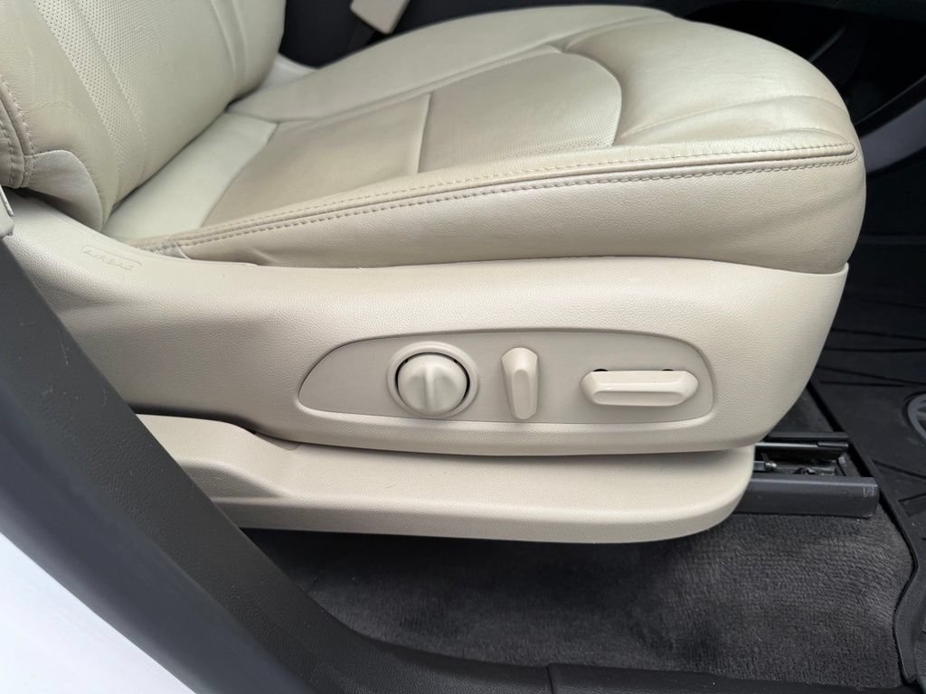Used 2020 Buick Enclave Essence FWD image 32