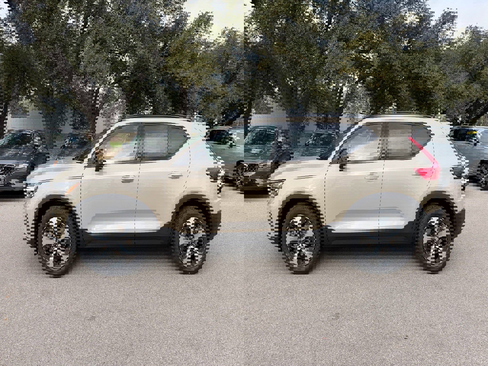 New 2026 Volvo XC40 B5 Core image 3