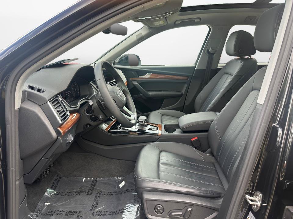 Used 2023 Audi Q5 2.0T Premium Plus w/ Premium Plus Package AWD/4WD image 9