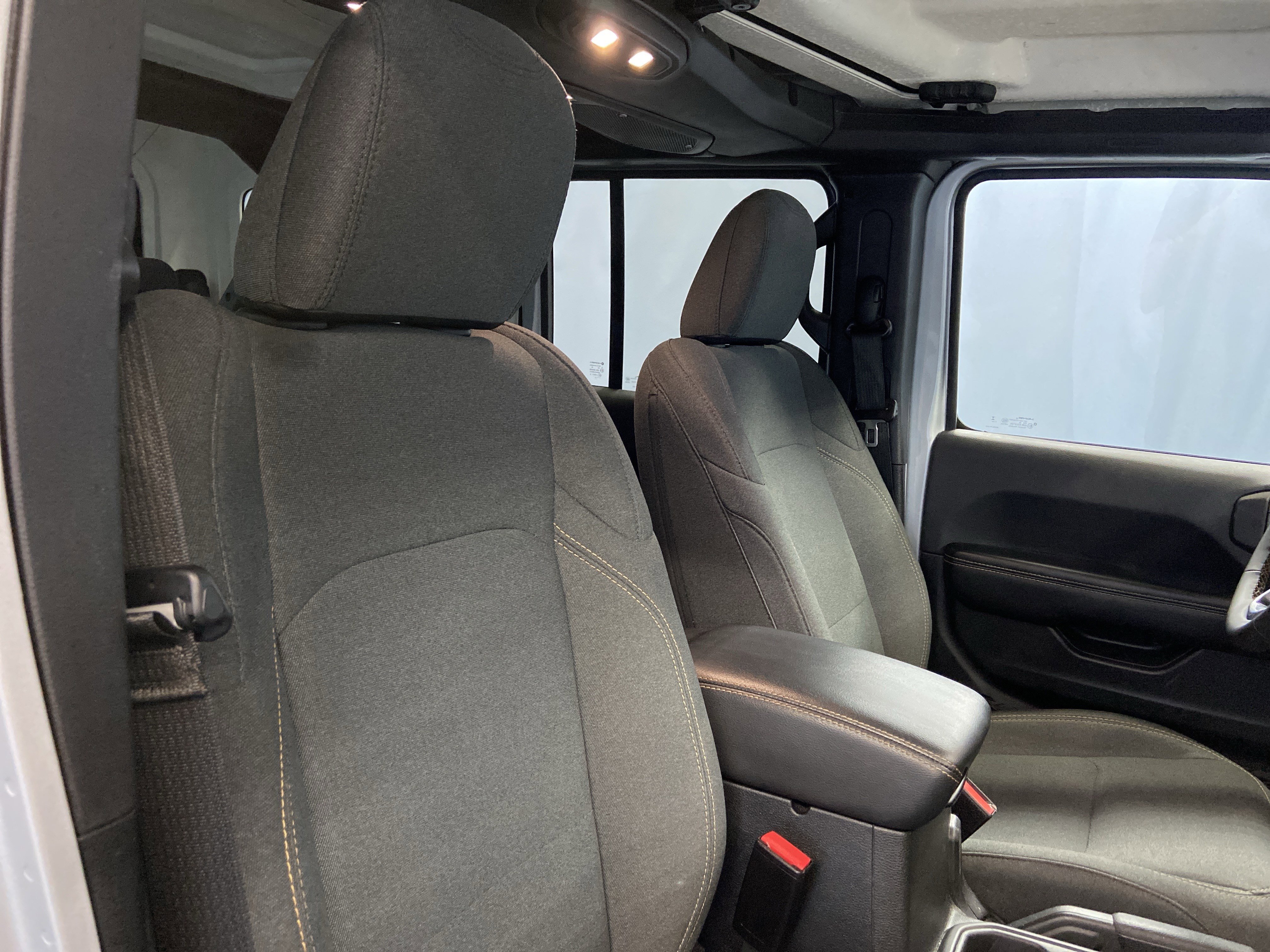 Used 2024 Jeep Wrangler Sahara image 45