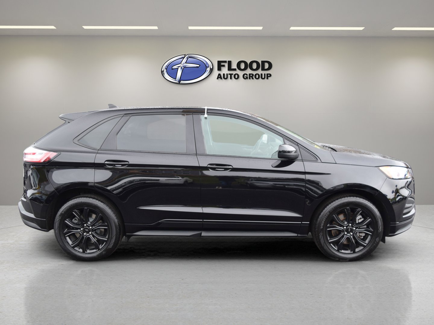 Certified 2023 Ford Edge SE w/ Black Appearance Package AWD/4WD image 3