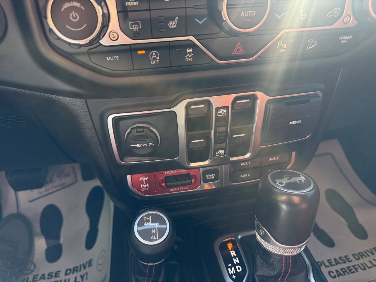 Used 2020 Jeep Wrangler Unlimited Rubicon AWD/4WD image 25