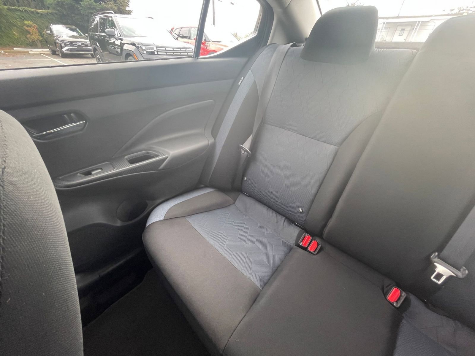 Used 2025 Nissan Versa SV image 34