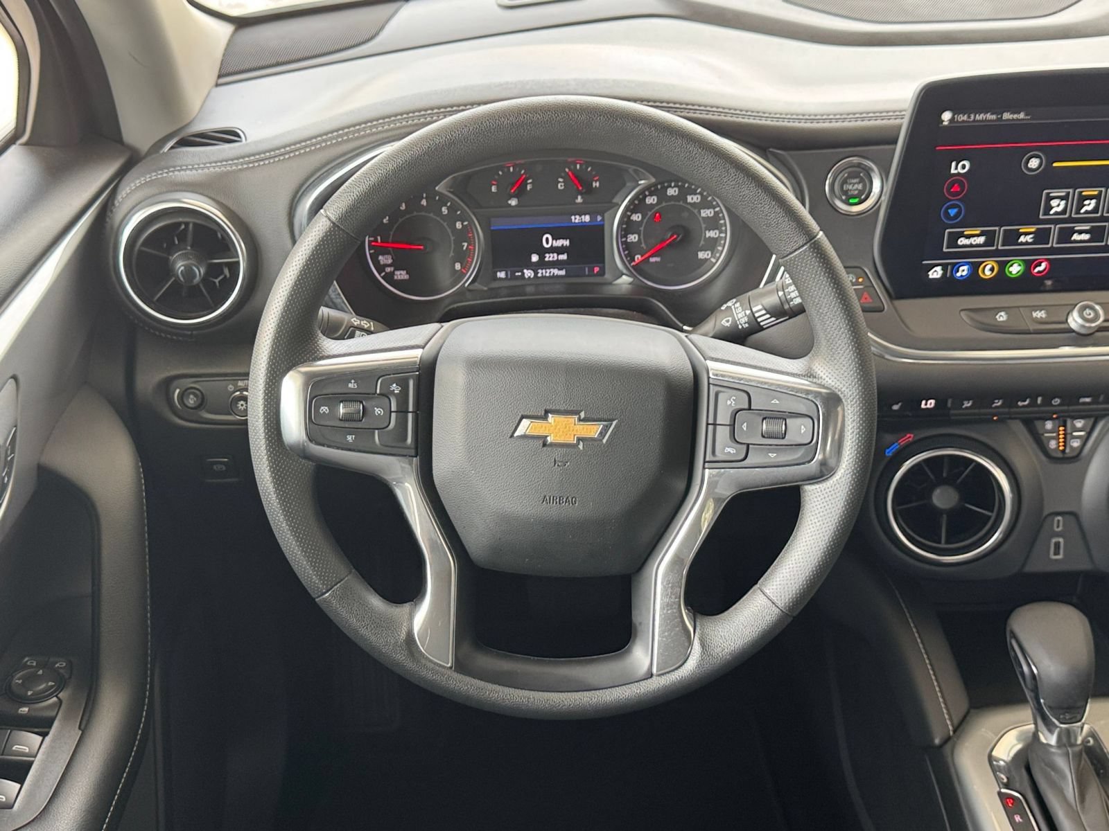 Used 2025 Chevrolet Blazer LT FWD image 30