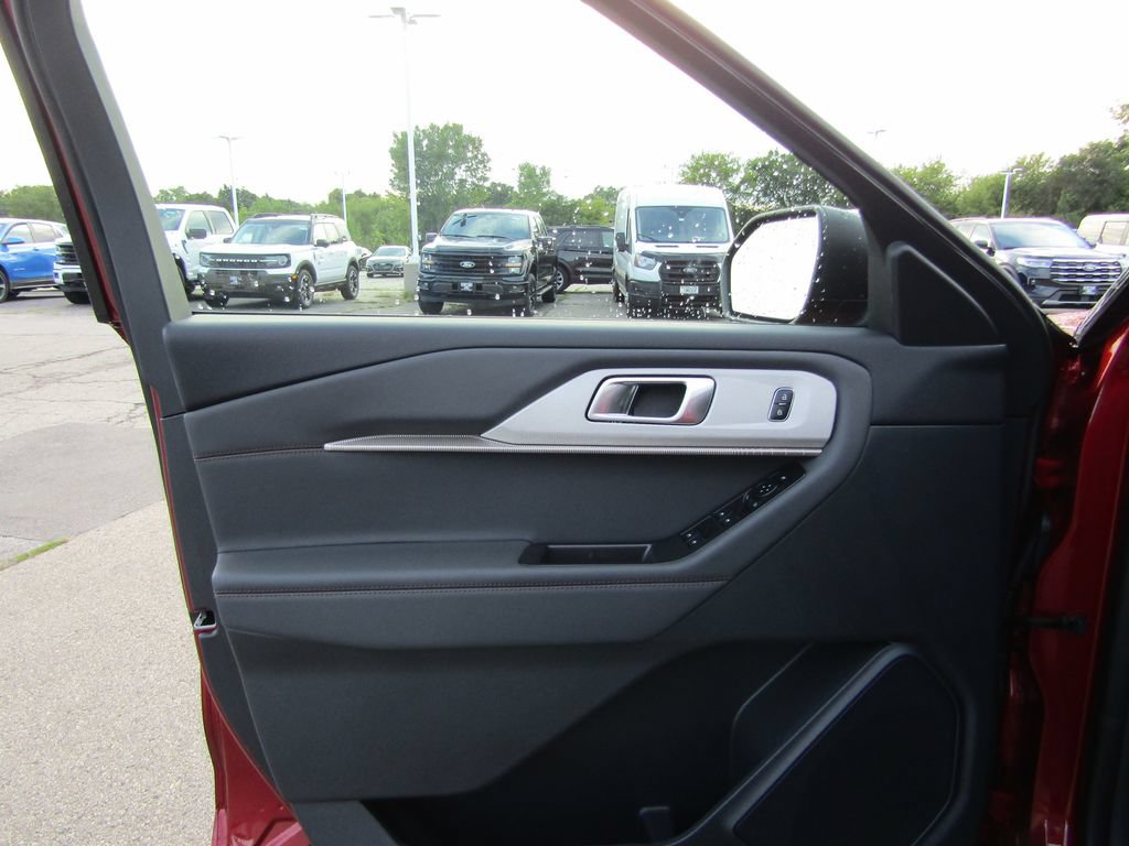 New 2027 Ford Explorer Active w/ Active Comfort Package AWD/4WD image 13