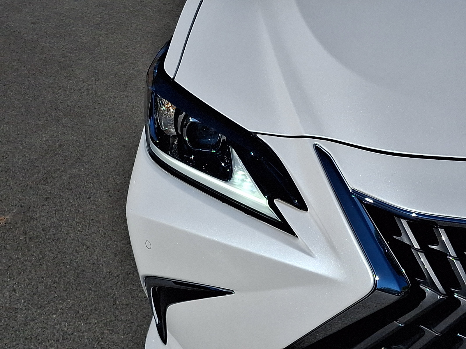 Certified 2024 Lexus ES 350 w/ Premium Package FWD image 8
