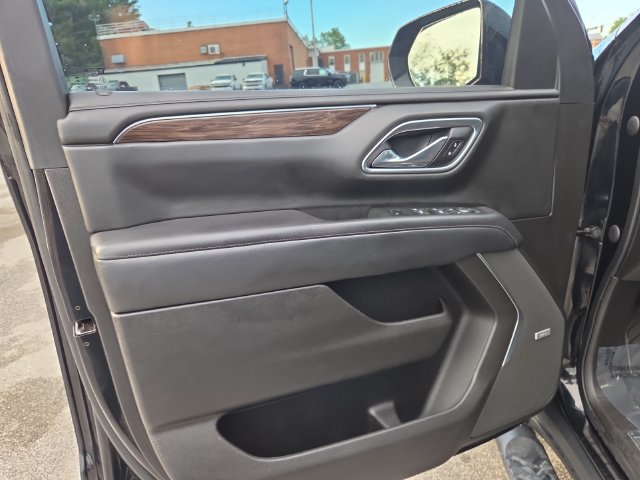 Used 2021 Chevrolet Tahoe Z71 w/ Luxury Package AWD/4WD image 11