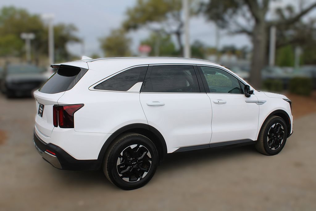 Certified 2025 Kia Sorento S w/ Panoramic Sunroof Package FWD image 6