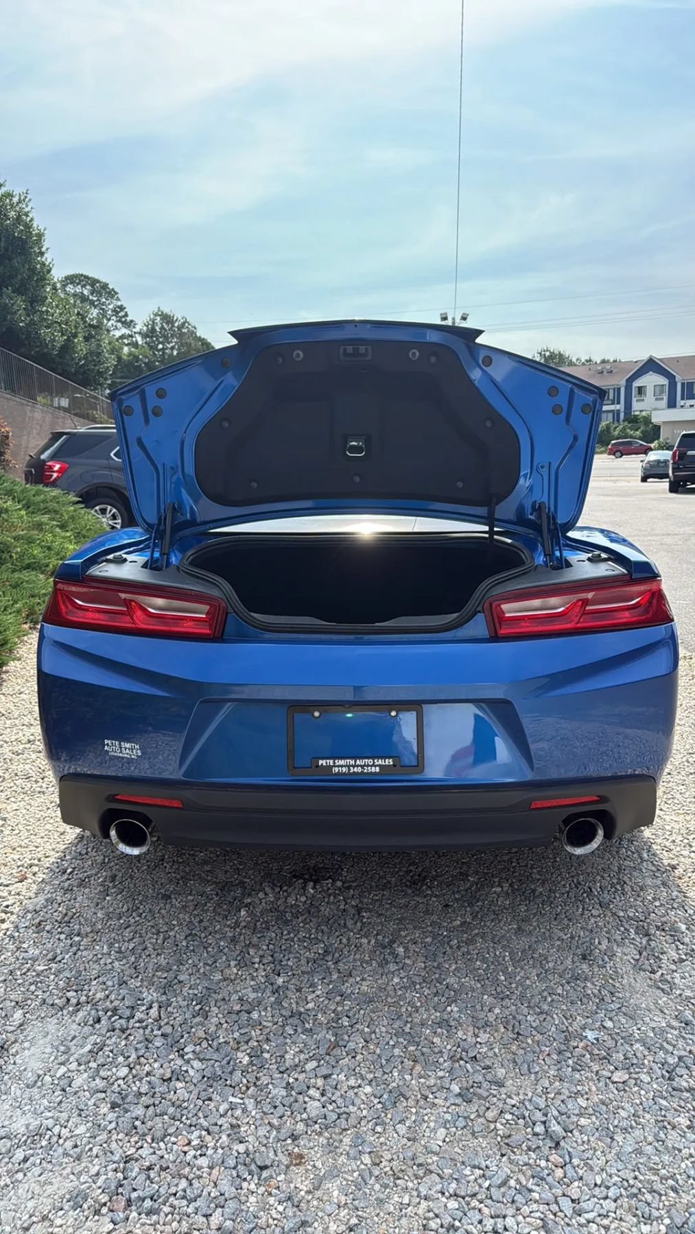 Used 2018 Chevrolet Camaro LT RWD image 9