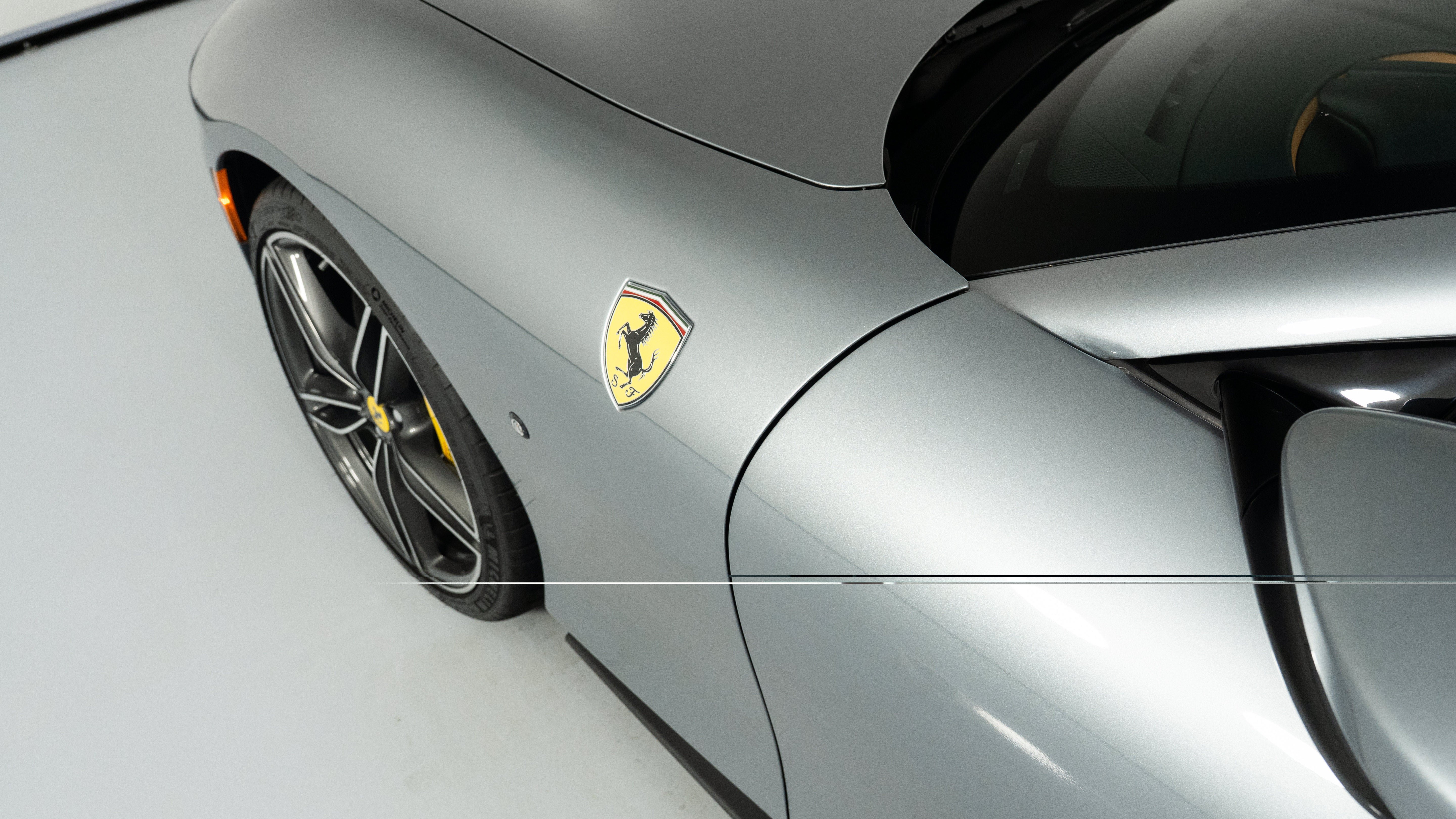 Certified 2025 Ferrari Roma Spider RWD image 11