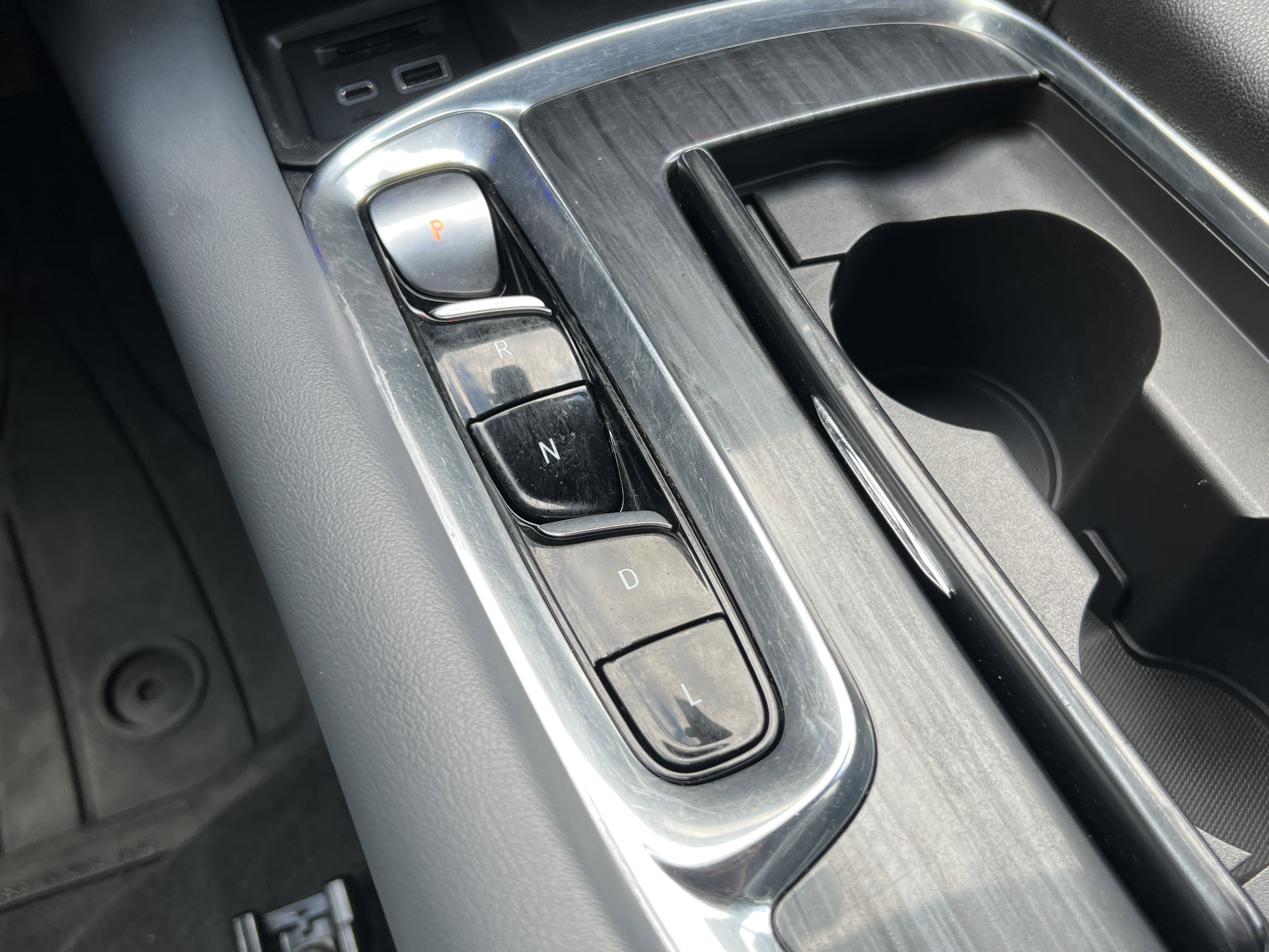 Used 2023 Buick Enclave Premium image 34